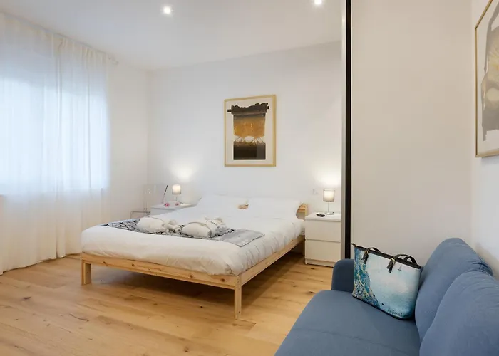 Alexander's Nest ترييستي